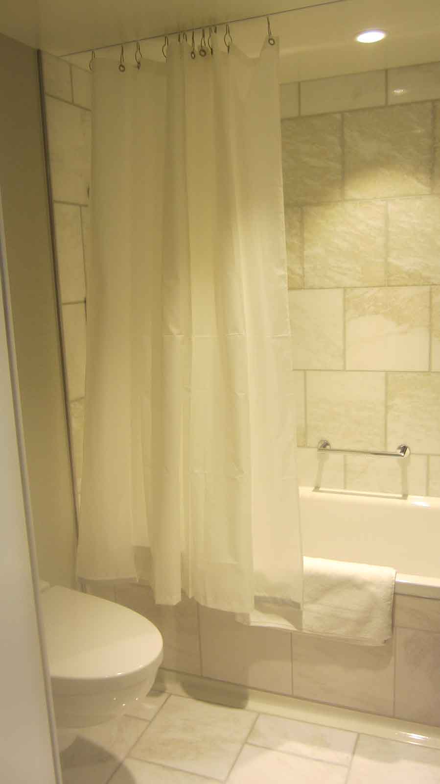 Family Junior Suite Quantum of the Seas and Anthem of the Seas, Royal Caribbean International