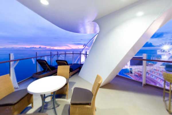 AquaTheater Suite: Oasis, Allure and Harmony of the Seas
