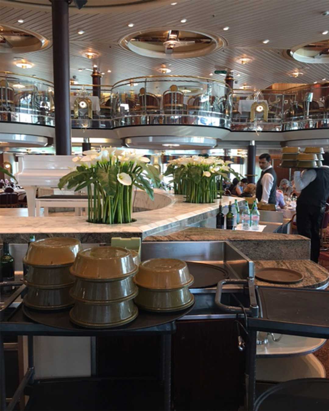 Empress of the Seas, main dining room
